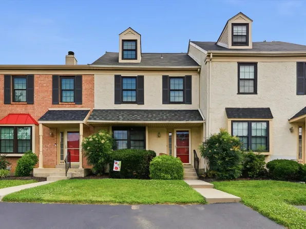 406 Carpenter Cir, Brookhaven, PA 19015