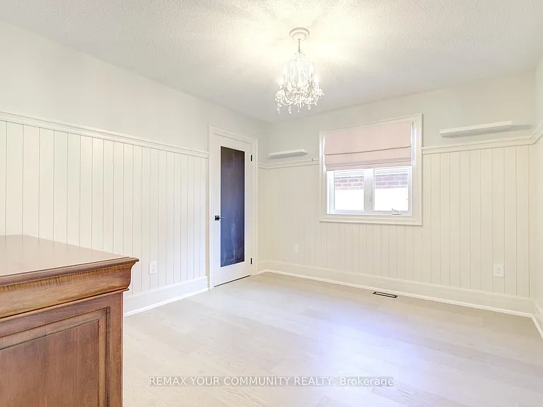 16 Muret Cres — Photo 26
