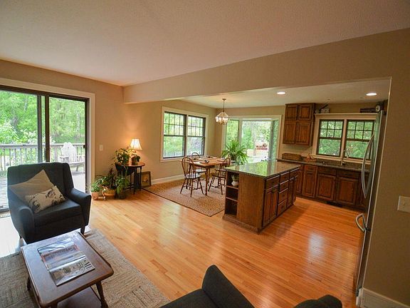 5th image of 4244 Elizabeth Ln