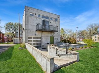 1610 Summit St, Kansas City, MO 64108