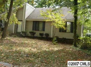 5029 Brooktree Dr, Charlotte, NC 28208