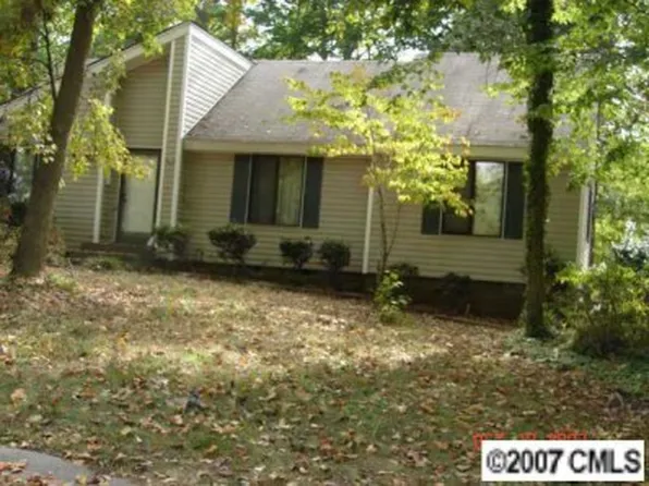 5029 Brooktree Dr, Charlotte, NC 28208