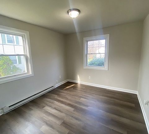 3rd image of 426 Cherrydale Ave