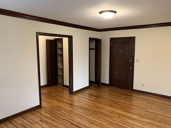 3rd image of 1642 Charles Ave #101