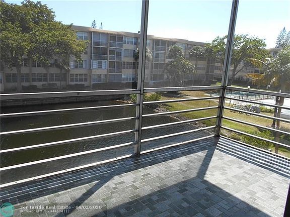 4th image of 2751 Taft St APT 310