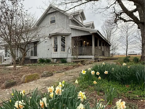 9716 Borland Ln, Harrison, AR 72601