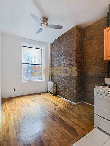 217 E 10th St #2 Photo 1