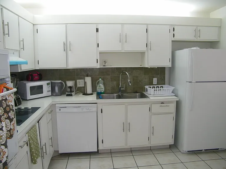 Lakeview Dr — Photo 8