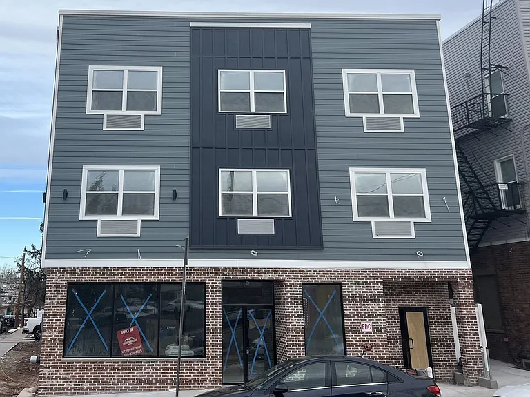213 French St — Photo 1