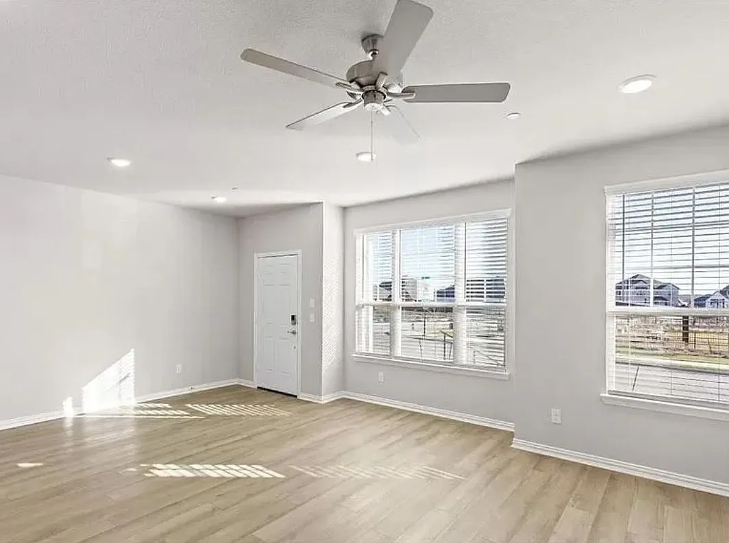 1205 Morgan Dr — Photo 4