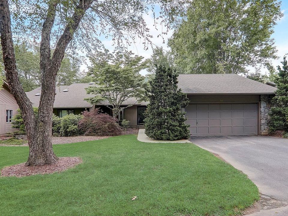 Immaculately landscaped community