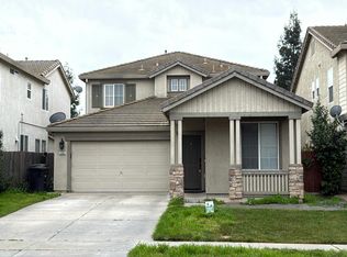 2460 Heartland Dr, Riverbank, CA 95367