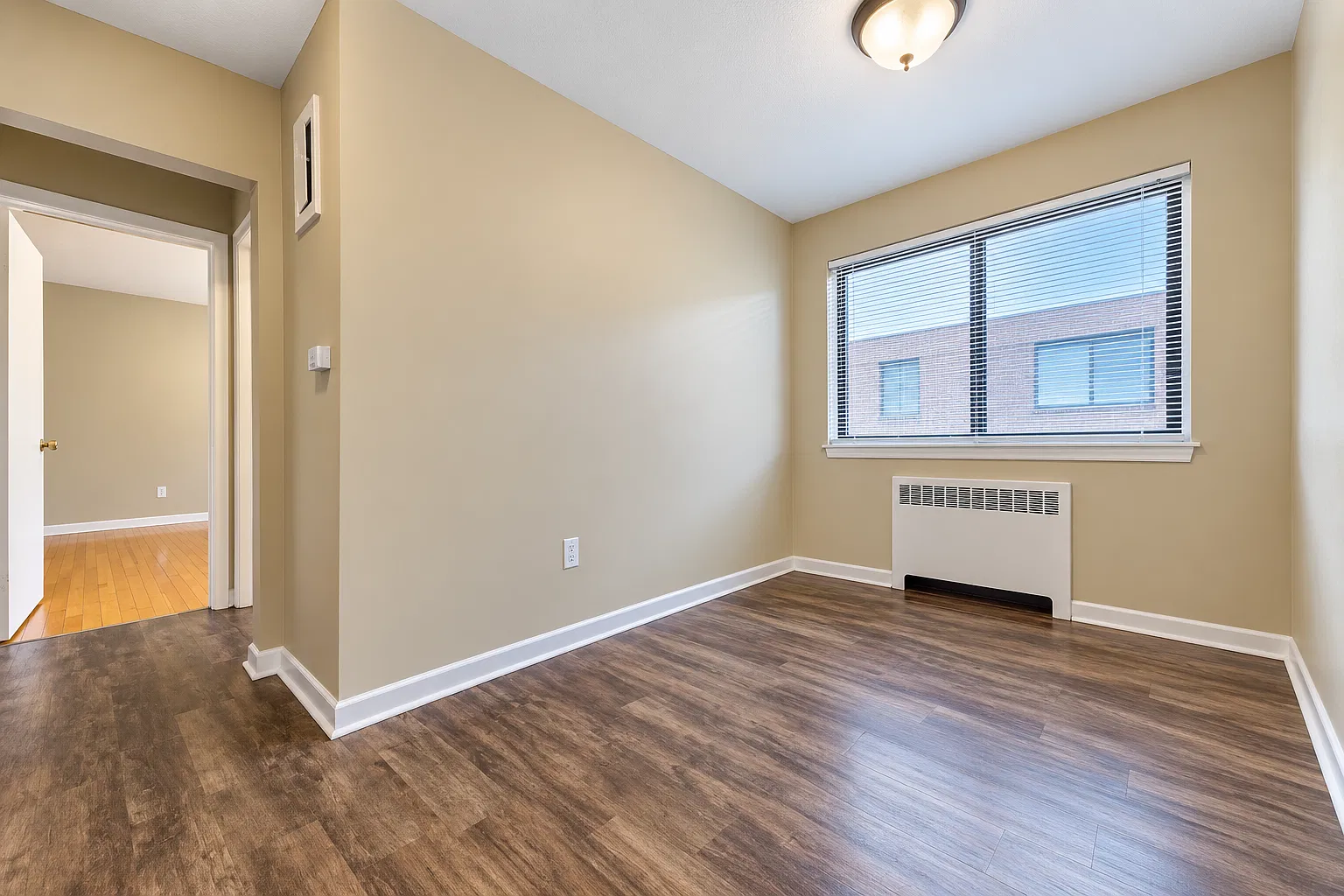 1 bed, $1,049 — Photo 4