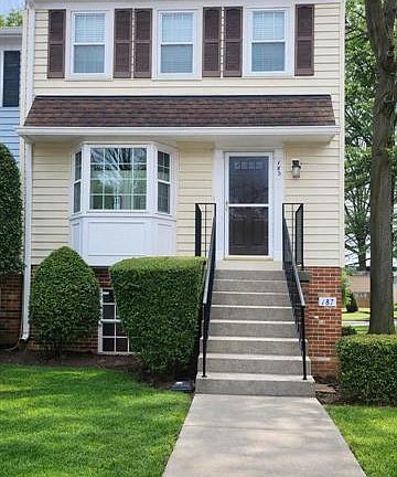 End unit with lots of natural light