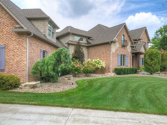 3rd image of 1555 Fox Den Ct