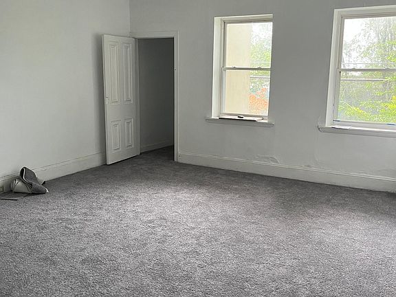 2nd image of 408 N 32nd St Floor 2