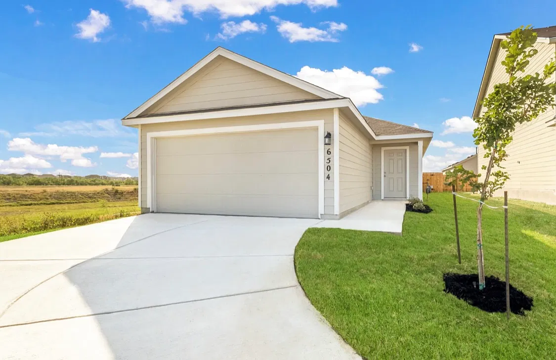 3 bed, 1300 sqft, $1,650 — Photo 1