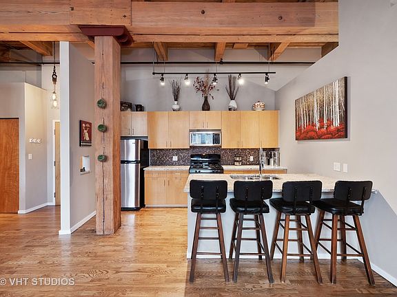 5th image of 2511 W Moffat St APT 103
