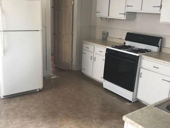 4th image of 14 Coral Ave #1