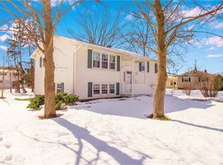 4 Carolina Ave, Lockport, NY 14094