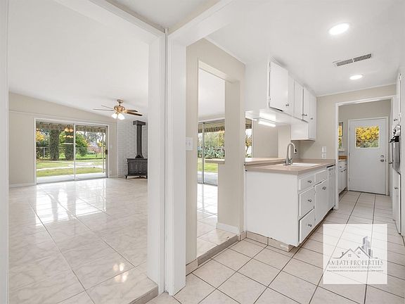 4th image of 4475 N Thorne Ave #B
