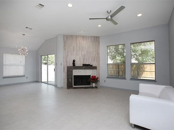 5th image of 6608 Oak Falls Dr