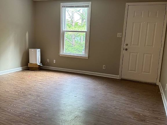 3rd image of 83D Lawn St