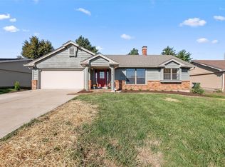 4 Crescent Hills Dr, Saint Peters, MO
