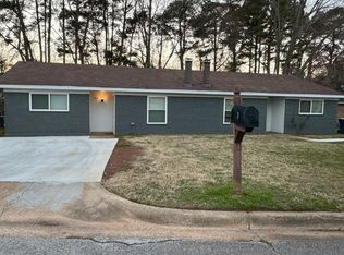 501 Town Oaks Dr, Kilgore, TX 75662