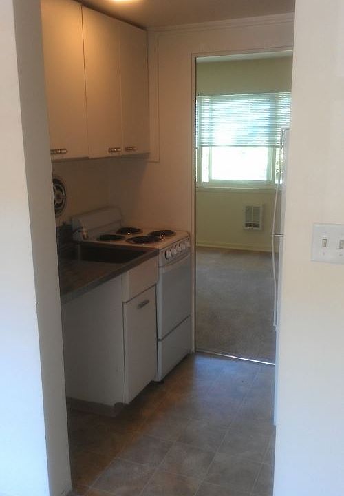 2nd image of 10 Blaine St APT 05