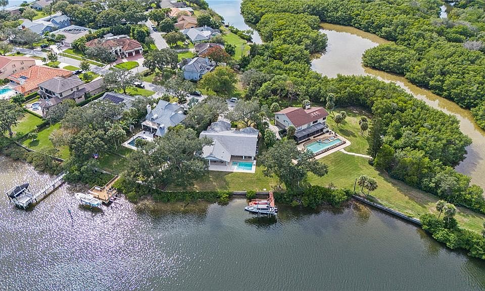 7529 18th St NE, Saint Petersburg, FL 33702 | Zillow