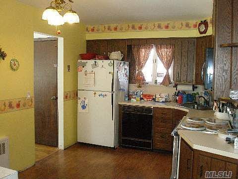2nd image of 1155 Vollkommer Pl