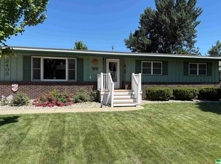 2405 Carlisle St, Sergeant Bluff, IA 51054