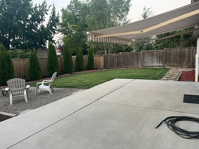 Extra-large patio made for entertaining!