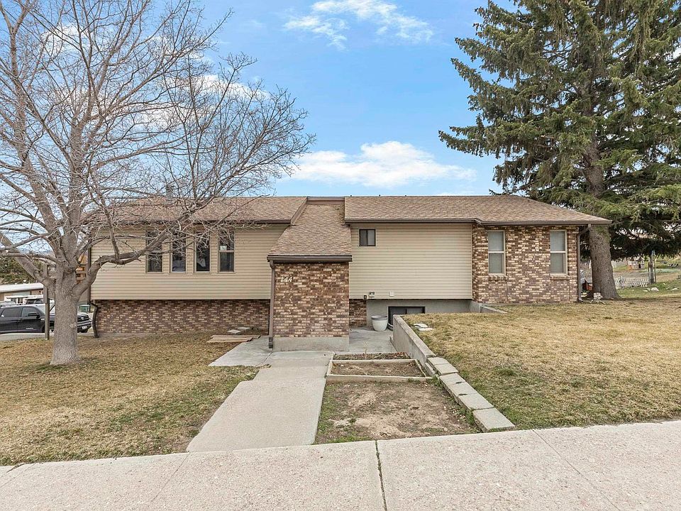 1st image of 144 Oasis Dr