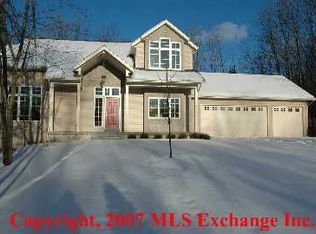 7518 Barn Ridge Dr NE, Rockford, MI 49341