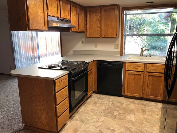 4th image of 3911 NW 166th Dr
