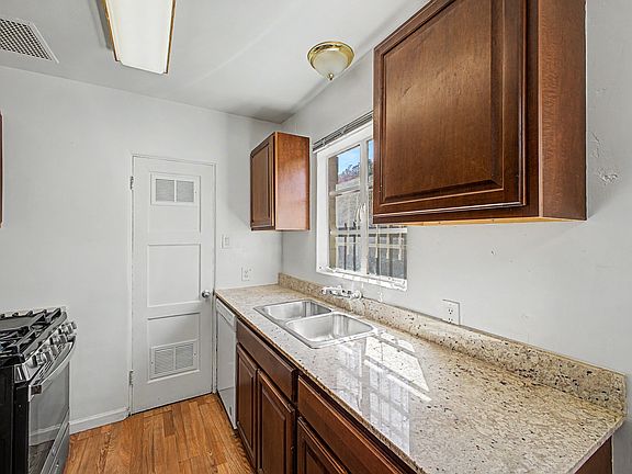 4th image of 602 E San Juan Ave #3