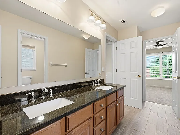174 Ennisbrook Dr SE — Photo 31
