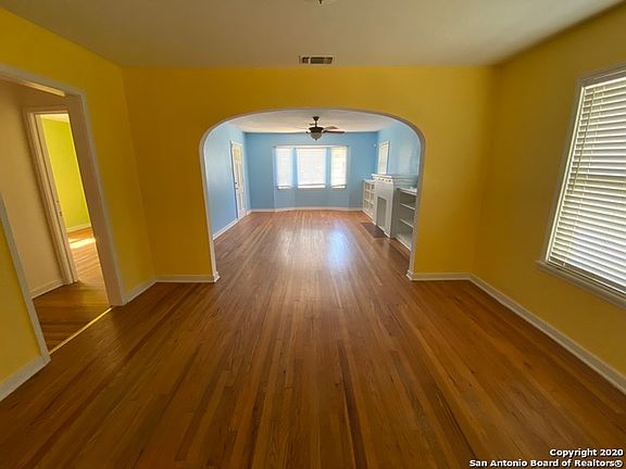 3rd image of 319 Thorain Blvd