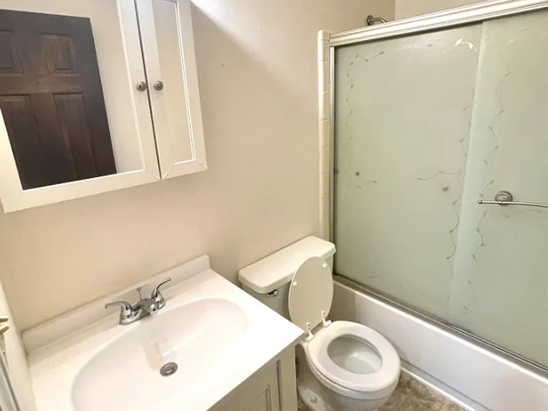 215 Geoff Ln — Photo 6