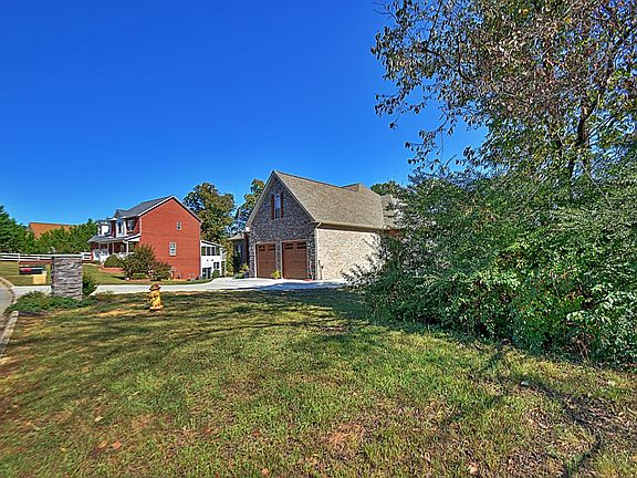 4th image of 511 Oakley Glen Ln Lot 5