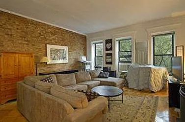 Rented by R New York
