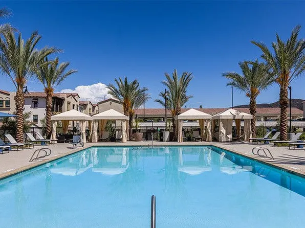 The Courtyards Pacific Village