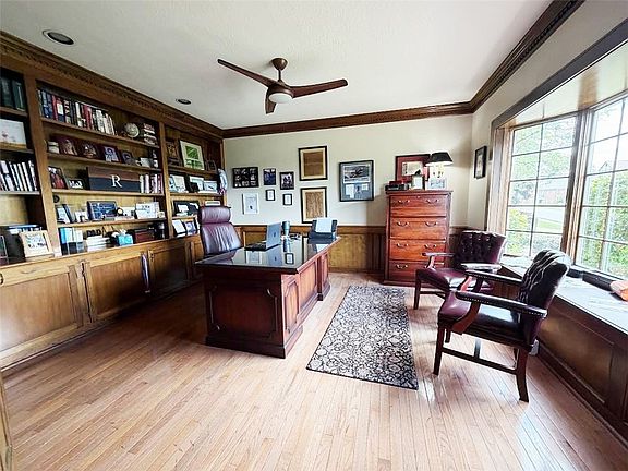 5th image of 2501 Acorn Ct