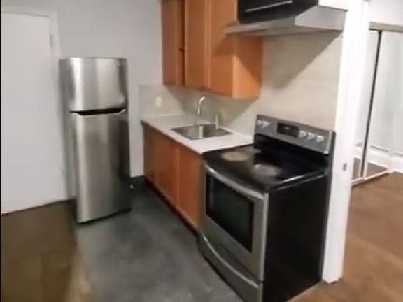 3rd image of 20 King St E #10