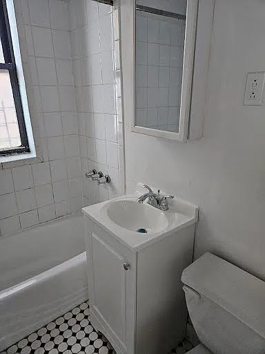 1 bed, $1,732 — Photo 3
