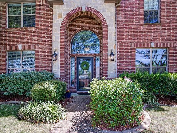 4th image of 1097 Southhampton Dr