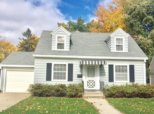 1312 Bismarck St, Green Bay, WI 54301