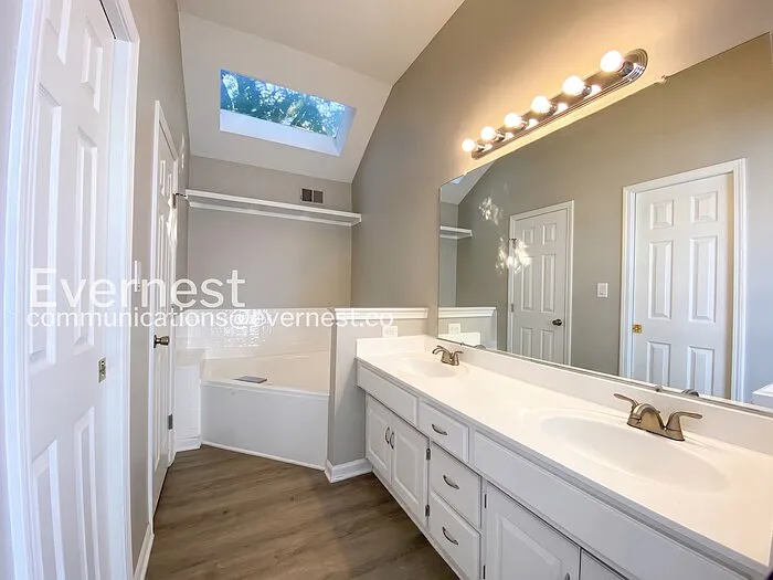 1419 SE 7th St — Photo 11